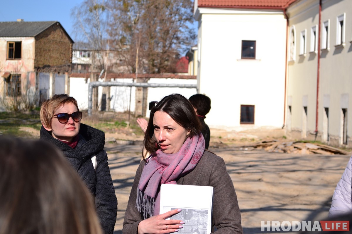 Древние иконы и лямус без единого гвоздя. На экскурсию о наследии бригиток в Гродно пришли больше сотни гродненцев Древние иконы и лямус без единого гвоздя. На экскурсию о наследии бригиток в Гродно пришли больше сотни гродненцев