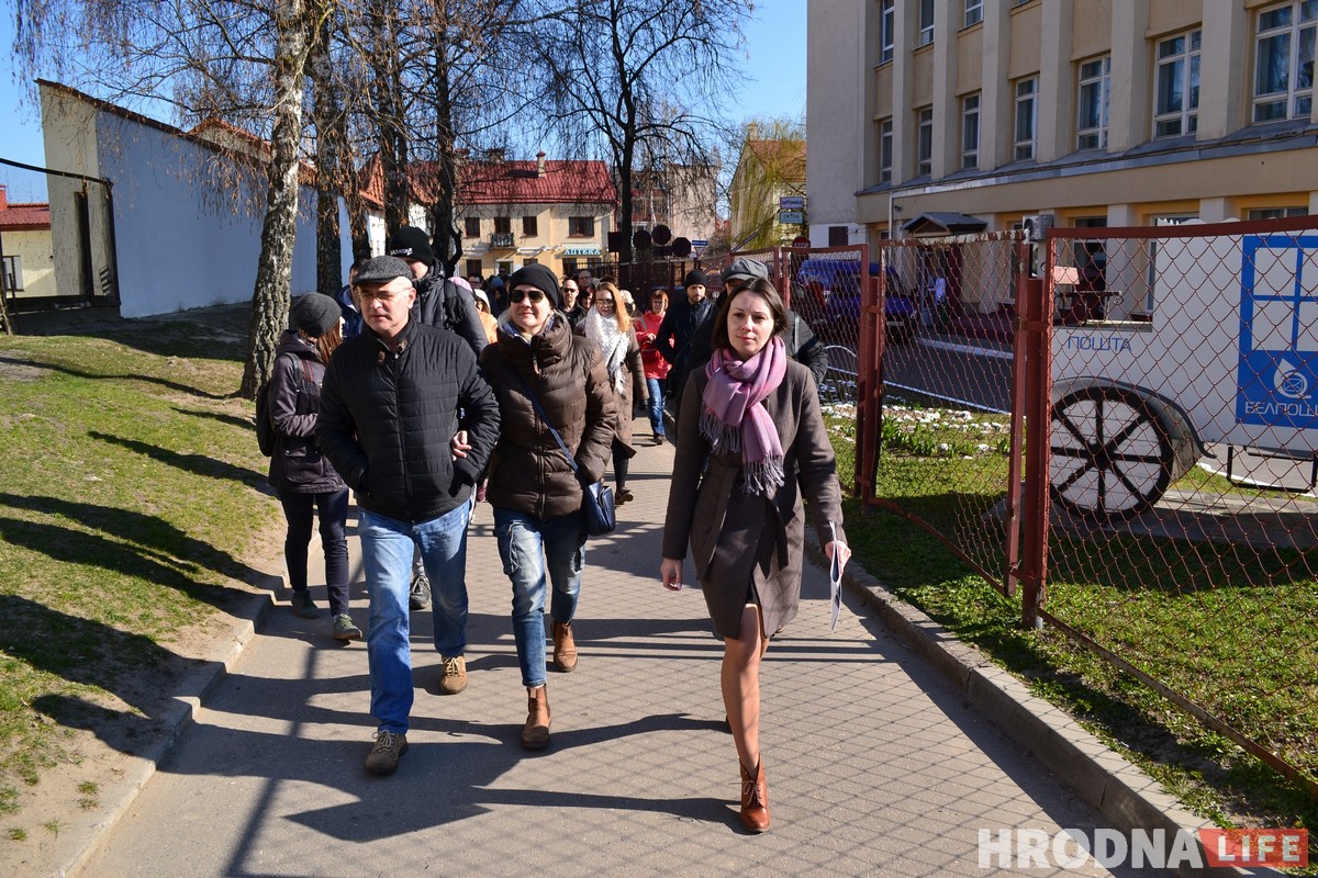 Древние иконы и лямус без единого гвоздя. На экскурсию о наследии бригиток в Гродно пришли больше сотни гродненцев Древние иконы и лямус без единого гвоздя. На экскурсию о наследии бригиток в Гродно пришли больше сотни гродненцев