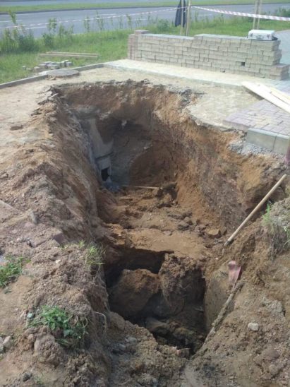 В Гродно рабочего засыпало песком в траншее В Гродно рабочего засыпало песком в траншее