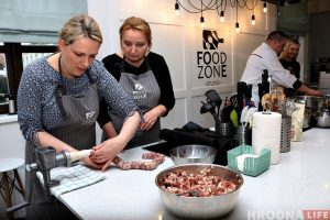 «Так понравилось, что вернулся с семьей». Поляков в Гродно привлекает гастротуризм 