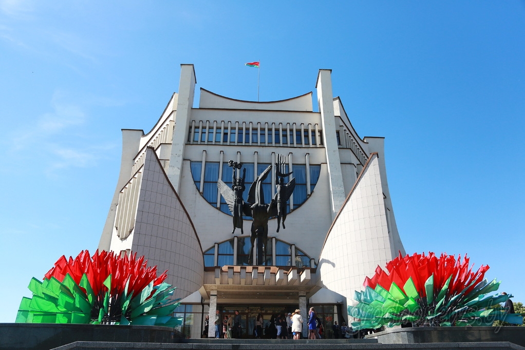 Как будут праздновать 9 мая в Гродно: подробная программа флаги красно-зеленый драмтеатр