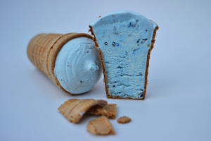 Васильковое мороженое пропало из продажи. Новая партия будет без фразы «Жыве Беларусь!» на упаковке