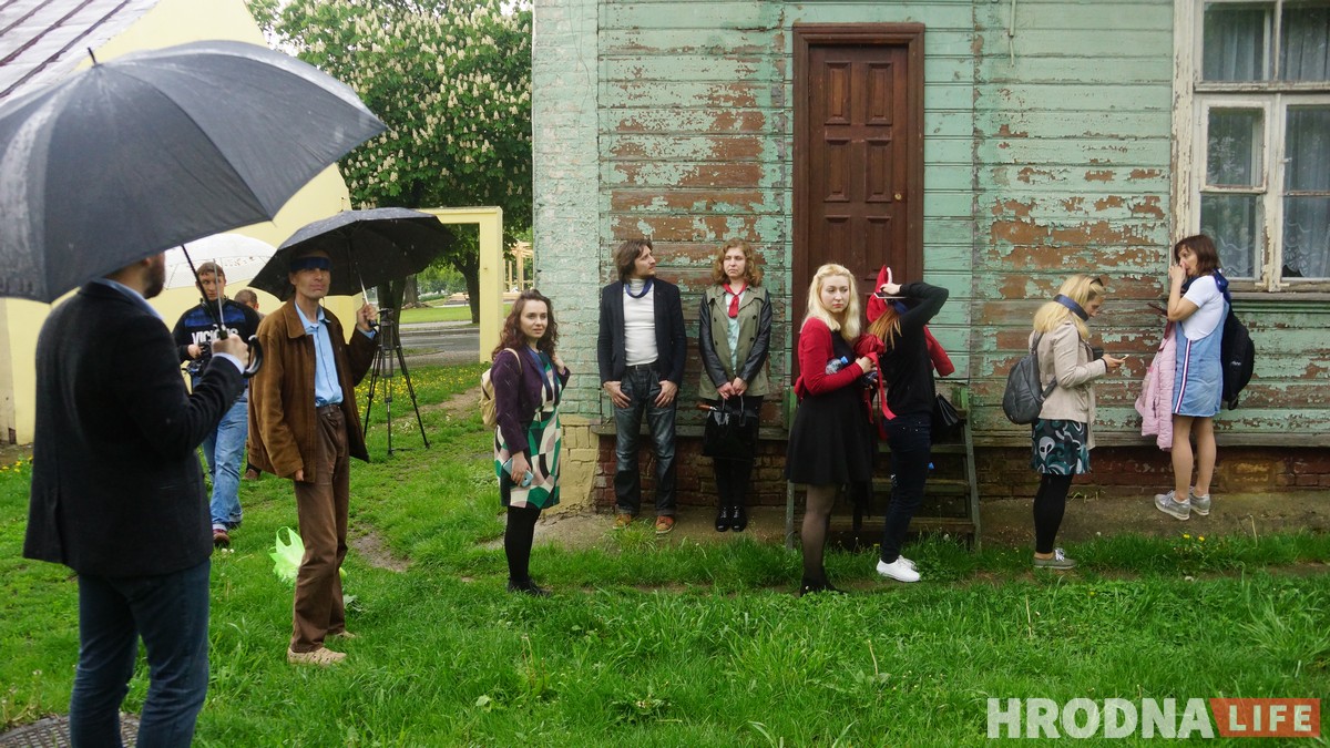 По Новому Свету с завязанными глазами. Прошлись по Гродно, который нельзя увидеть, но можно почувствовать По Новому Свету с завязанными глазами. Прошлись по Гродно, который нельзя увидеть, но можно почувствовать