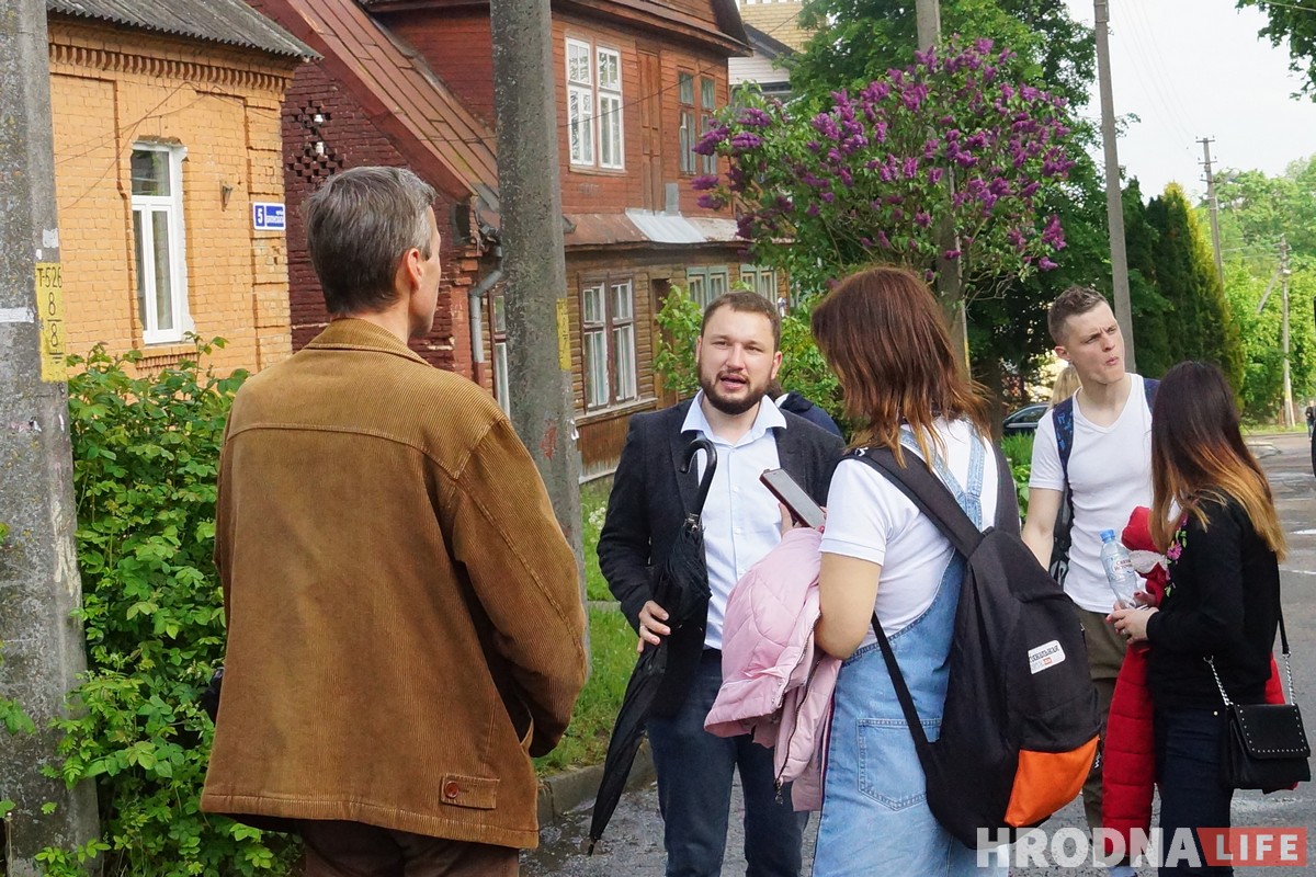 По Новому Свету с завязанными глазами. Прошлись по Гродно, который нельзя увидеть, но можно почувствовать По Новому Свету с завязанными глазами. Прошлись по Гродно, который нельзя увидеть, но можно почувствовать