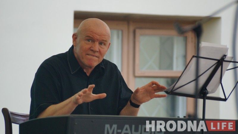 “Сломалась клавиша? Эту ноту пой!” В Гродно открыли новый сезон джазовых историй “Сломалась клавиша? Эту ноту пой!” В Гродно открыли новый сезон джазовых историй