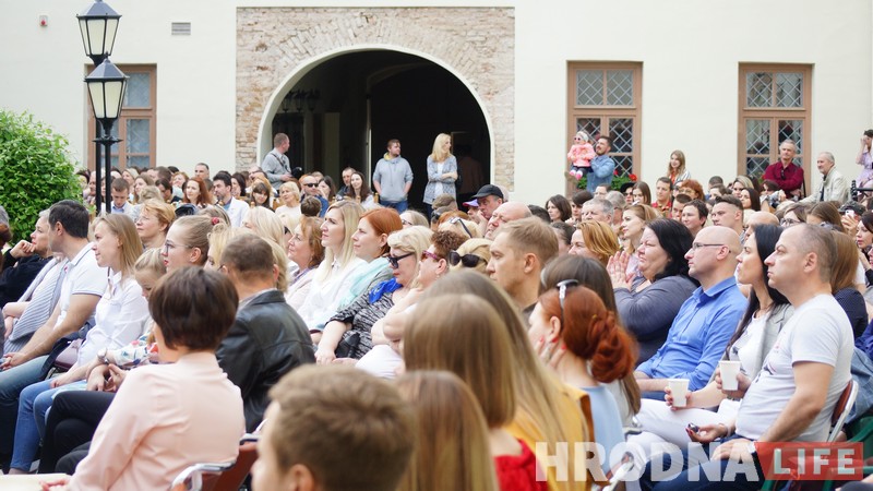 “Сломалась клавиша? Эту ноту пой!” В Гродно открыли новый сезон джазовых историй “Сломалась клавиша? Эту ноту пой!” В Гродно открыли новый сезон джазовых историй