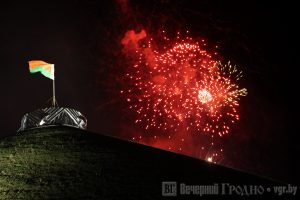 День Победы завершился на Кургане Славы фейерверком и пробками