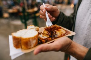 Суп из бычьих хвостов и веганские пельмени с тофу. Что искать на фестивале Vulitsa Ezha в Гродно Суп из бычьих хвостов и веганские пельмени с тофу. Что искать на фестивале Vulitsa Ezha в Гродно