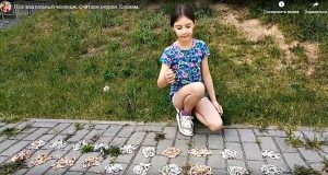 Девочка из Слонима собрала под окнами многоэтажки окурки жильцов и показала им, сколько вышло