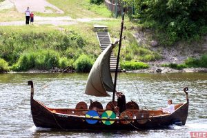 С боями, но все-таки стартовал: на Немане презентовали судоходный проект "Гарадзенскi ветразь" С боями, но все-таки стартовал: на Немане презентовали судоходный проект "Гарадзенскi ветразь"