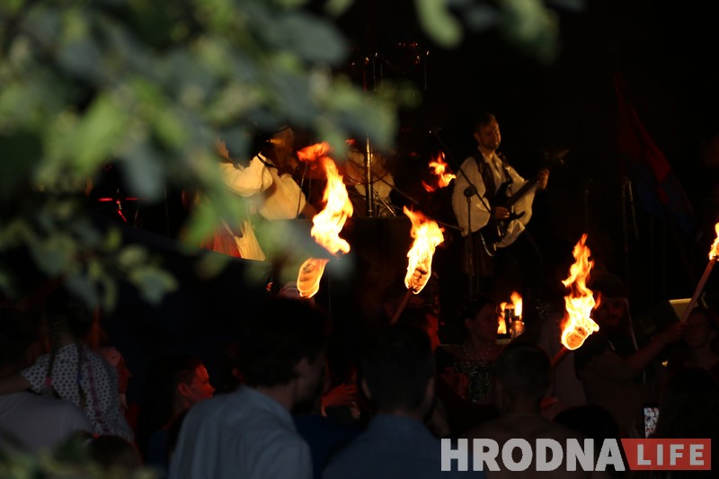Фестиваль "Мяжа" закончили музыкой и фаер-шоу Фестиваль "Мяжа" закончили музыкой и фаер-шоу