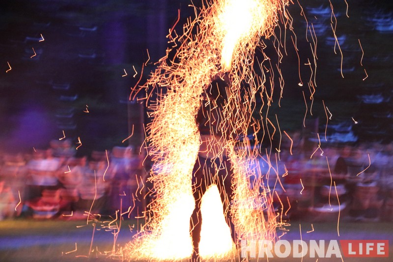 Фестиваль "Мяжа" закончили музыкой и фаер-шоу Фестиваль "Мяжа" закончили музыкой и фаер-шоу