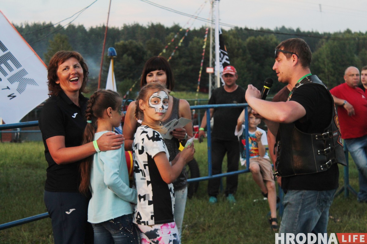 РСП, Dzieciuki и бесплатные татуировки. Как прошел байк-фестиваль «Хавайся ў бульбу-2019» РСП, Dzieciuki и бесплатные татуировки. Как прошел байк-фестиваль «Хавайся ў бульбу-2019»