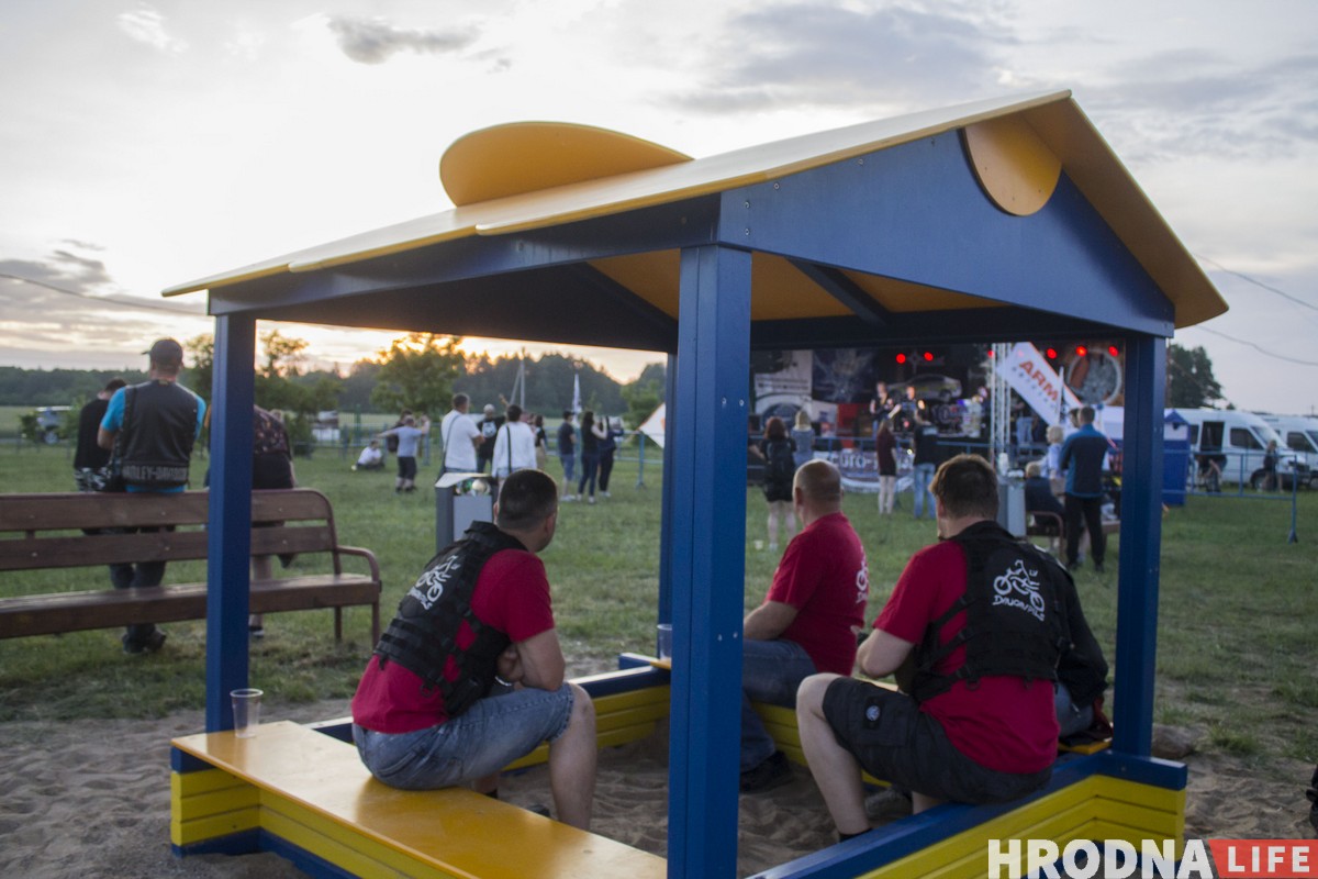РСП, Dzieciuki и бесплатные татуировки. Как прошел байк-фестиваль «Хавайся ў бульбу-2019» РСП, Dzieciuki и бесплатные татуировки. Как прошел байк-фестиваль «Хавайся ў бульбу-2019»