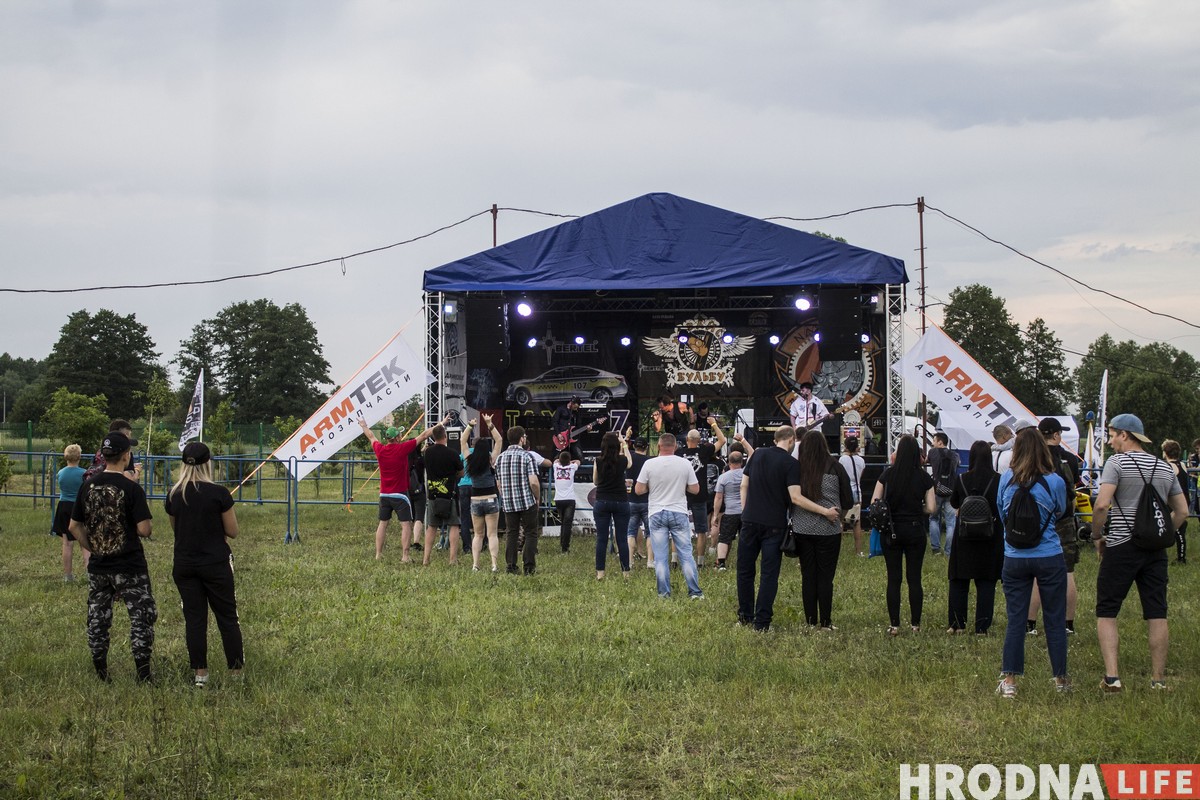 РСП, Dzieciuki и бесплатные татуировки. Как прошел байк-фестиваль «Хавайся ў бульбу-2019» РСП, Dzieciuki и бесплатные татуировки. Как прошел байк-фестиваль «Хавайся ў бульбу-2019»