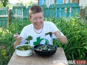 Трава у дома: гродненка 5 лет готовит сорняки и готова поделиться рецептами