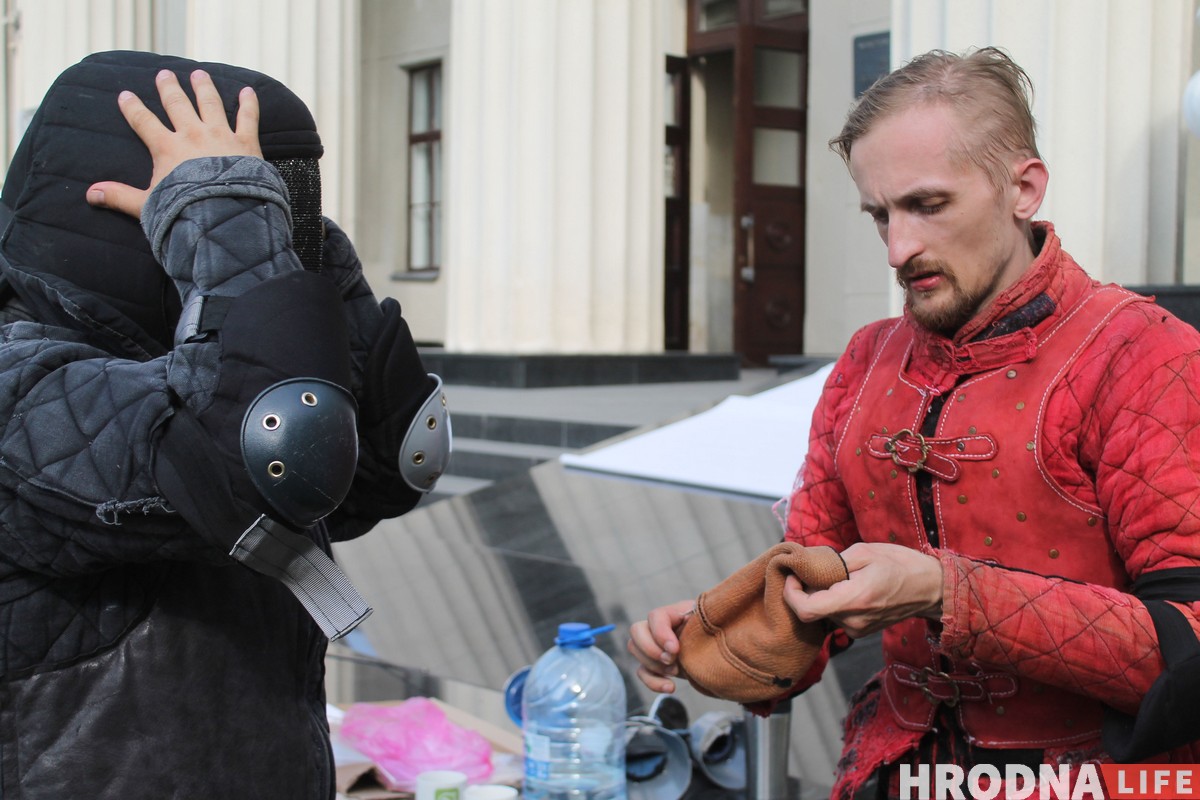 В Гродно презентовали движение HEMA, которое хотят сделать олимпийским видом спорта В Гродно презентовали движение HEMA, которое хотят сделать олимпийским видом спорта