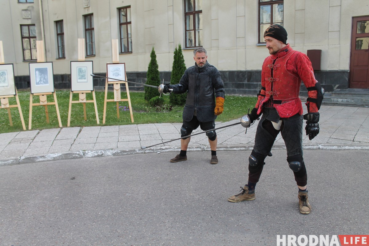 В Гродно презентовали движение HEMA, которое хотят сделать олимпийским видом спорта В Гродно презентовали движение HEMA, которое хотят сделать олимпийским видом спорта