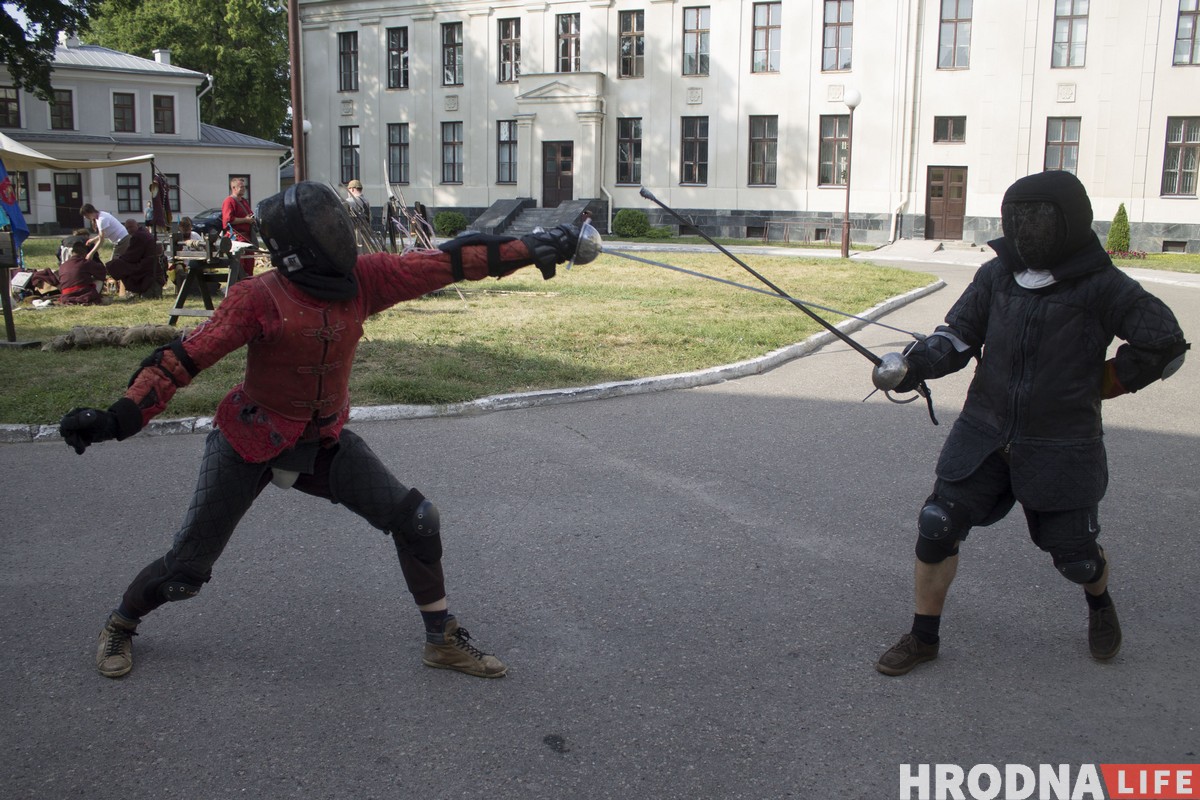 В Гродно презентовали движение HEMA, которое хотят сделать олимпийским видом спорта В Гродно презентовали движение HEMA, которое хотят сделать олимпийским видом спорта