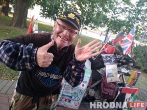 Не слышит, но водит байк. 78-летний мотопутешественник ездит по миру, чтобы попасть в Книгу рекордов Гиннеса Не слышит, но водит байк. 78-летний мотопутешественник ездит по миру, чтобы попасть в Книгу рекордов Гиннеса