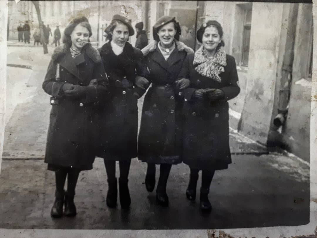 Смотрите, как выглядят черно-белые снимки Гродно, раскрашенные нейросетью Смотрите, как выглядят черно-белые снимки Гродно, раскрашенные нейросетью