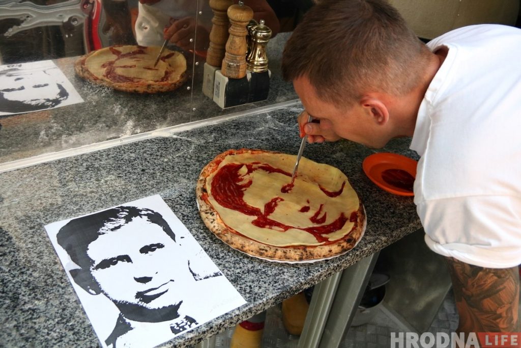 В гродненском Pizzatruck сделали пиццу с портретом гангстера Мейера Ланского