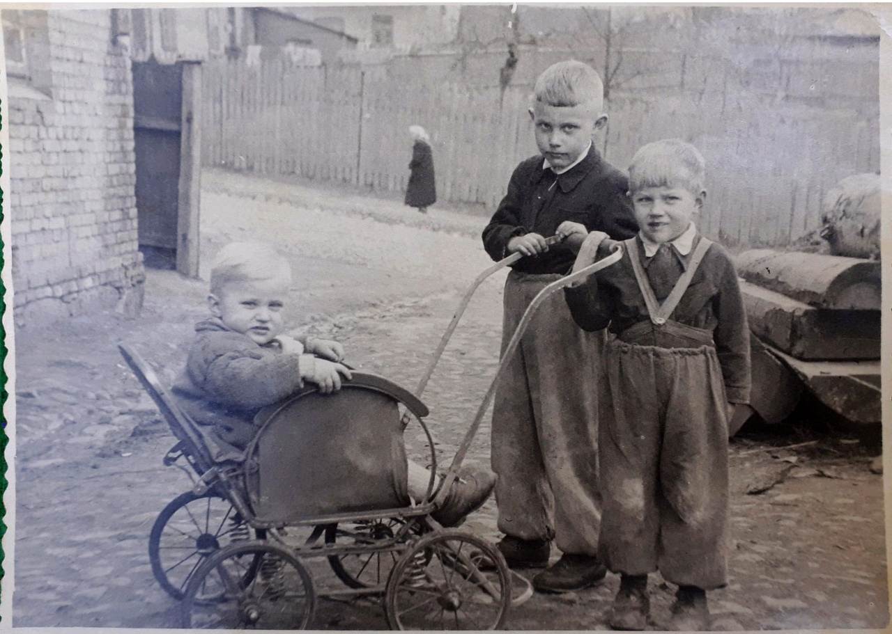 Смотрите, как выглядят черно-белые снимки Гродно, раскрашенные нейросетью Смотрите, как выглядят черно-белые снимки Гродно, раскрашенные нейросетью