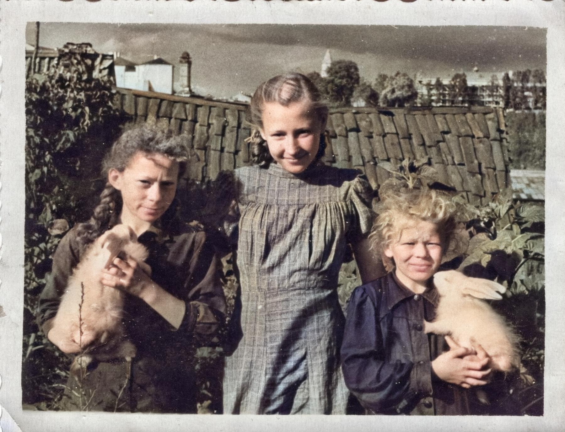 Смотрите, как выглядят черно-белые снимки Гродно, раскрашенные нейросетью Смотрите, как выглядят черно-белые снимки Гродно, раскрашенные нейросетью