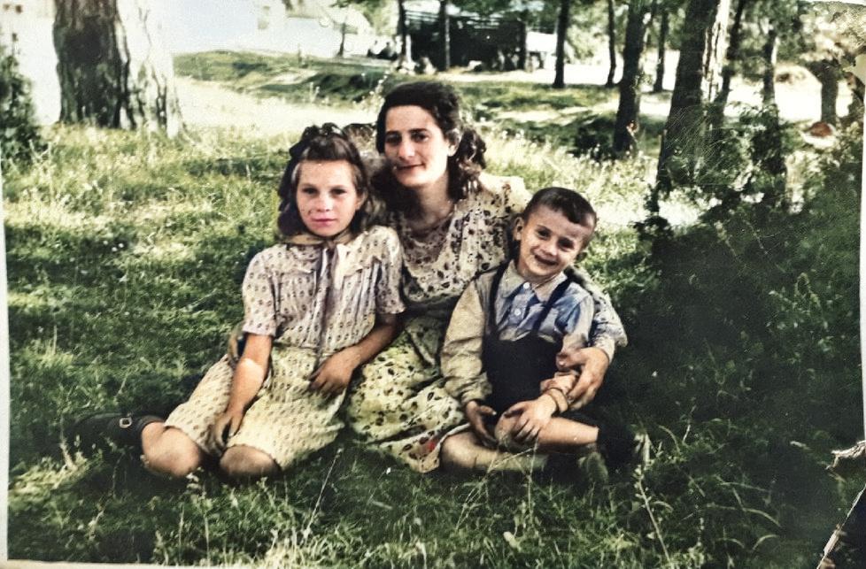 Смотрите, как выглядят черно-белые снимки Гродно, раскрашенные нейросетью Смотрите, как выглядят черно-белые снимки Гродно, раскрашенные нейросетью