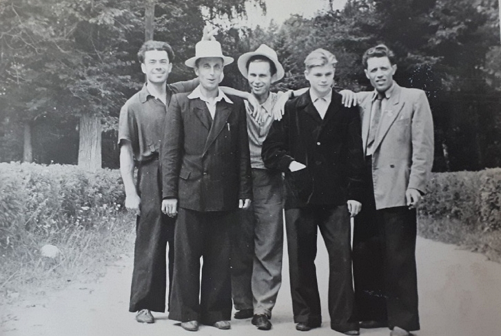 Смотрите, как выглядят черно-белые снимки Гродно, раскрашенные нейросетью Смотрите, как выглядят черно-белые снимки Гродно, раскрашенные нейросетью