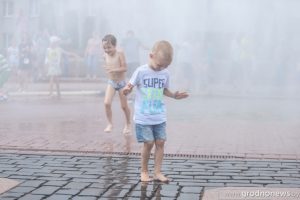 День пожарной службы в Гродно: площадь Ленина превратили в фонтан