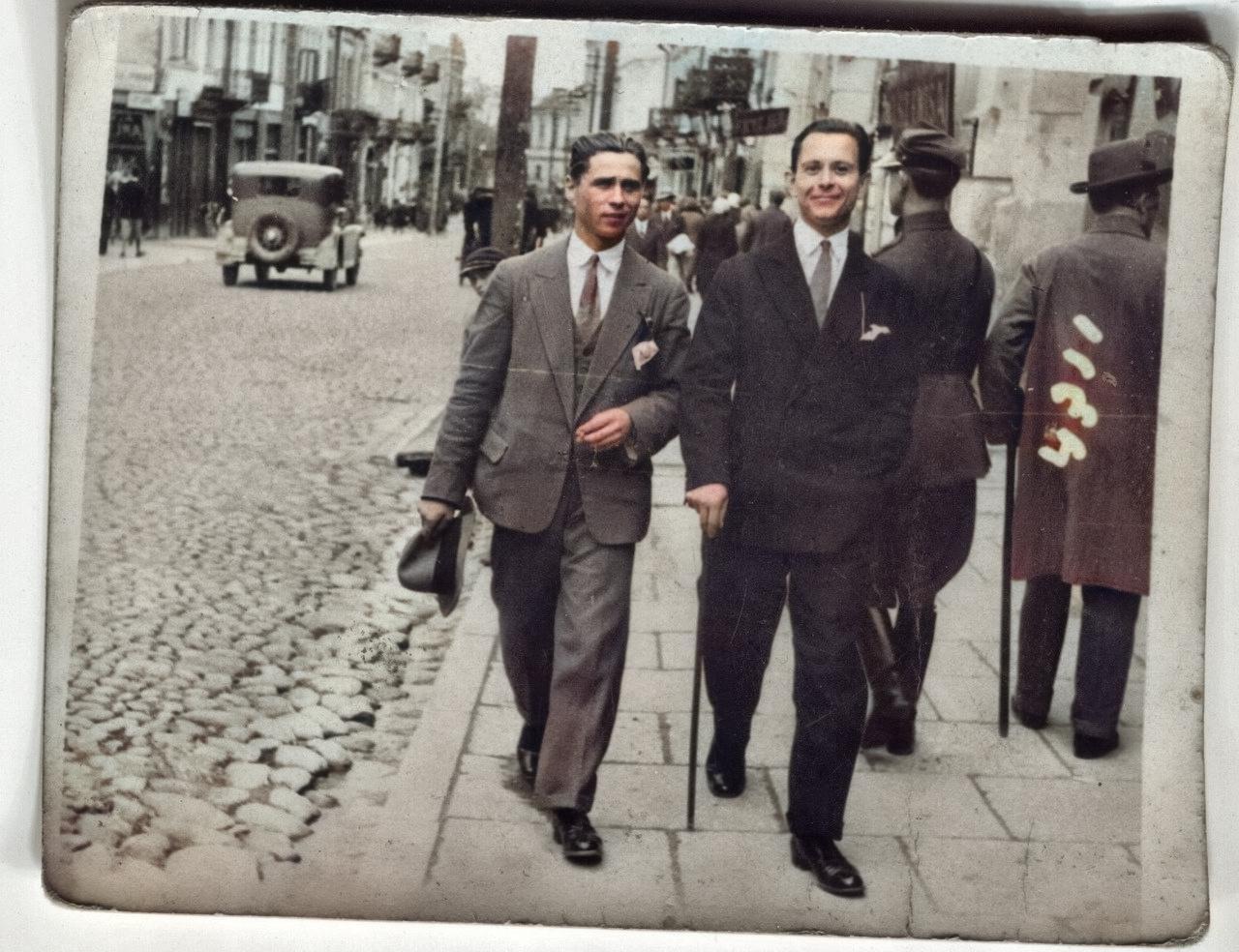 Смотрите, как выглядят черно-белые снимки Гродно, раскрашенные нейросетью Смотрите, как выглядят черно-белые снимки Гродно, раскрашенные нейросетью