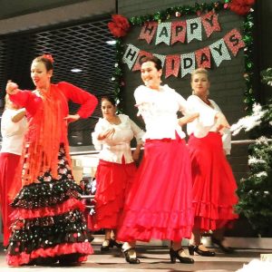 Пожилые гродненцы открыли сезон танцев на свежем воздухе