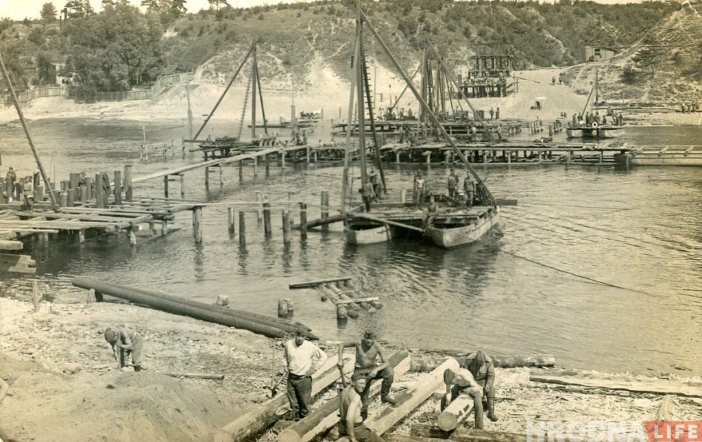 Остались только фотографии: как выглядел "Красный" мост в Румлево