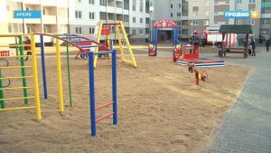В Гродно проверяют игровые площадки: мест для отдыха не хватает, необходим ремонт
