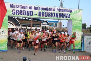 Как тренируются люди с инвалидностью. В Сморгони работает лагерь активной реабилитации