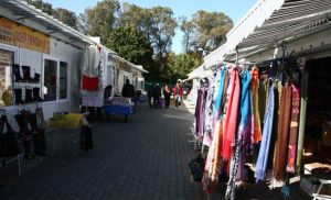 Лидер польской оппозиции обещает вернуть белорусам визы за покупками. Выборы через четыре месяца