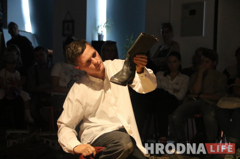 “Записная”. В Гродно показали перформанс по дневнику узника гетто “Записная”. В Гродно показали перформанс по дневнику узника гетто