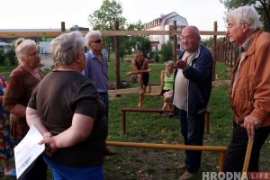 «Я не собираюсь строить забегаловку». Жители Ожешко не хотят видеть в своем дворе кафе-кондитерскую «Я не собираюсь строить забегаловку». Жители Ожешко не хотят видеть в своем дворе кафе-кондитерскую