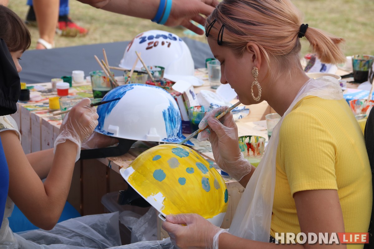 “Мои атомы довольны”. Школу, садик, больницу и ядерное топливо ждут в Островце этой осенью “Мои атомы довольны”. Школу, садик, больницу и ядерное топливо ждут в Островце этой осенью