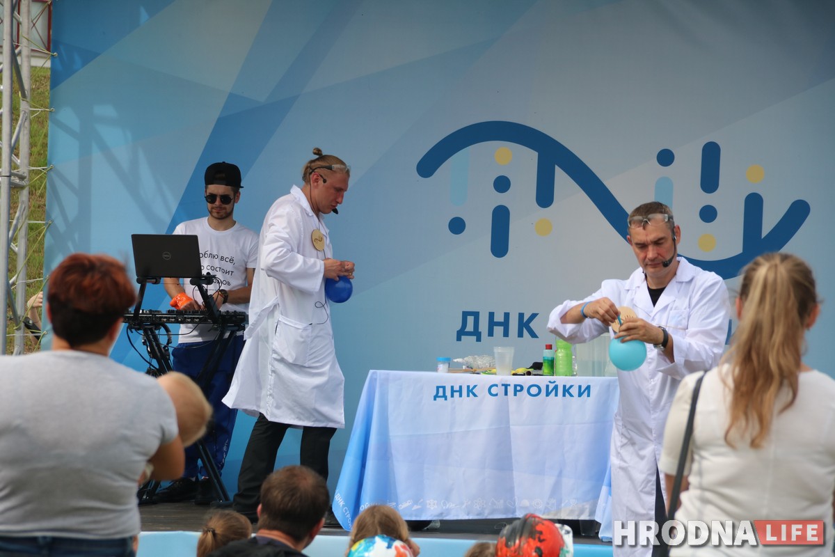 “Мои атомы довольны”. Школу, садик, больницу и ядерное топливо ждут в Островце этой осенью “Мои атомы довольны”. Школу, садик, больницу и ядерное топливо ждут в Островце этой осенью