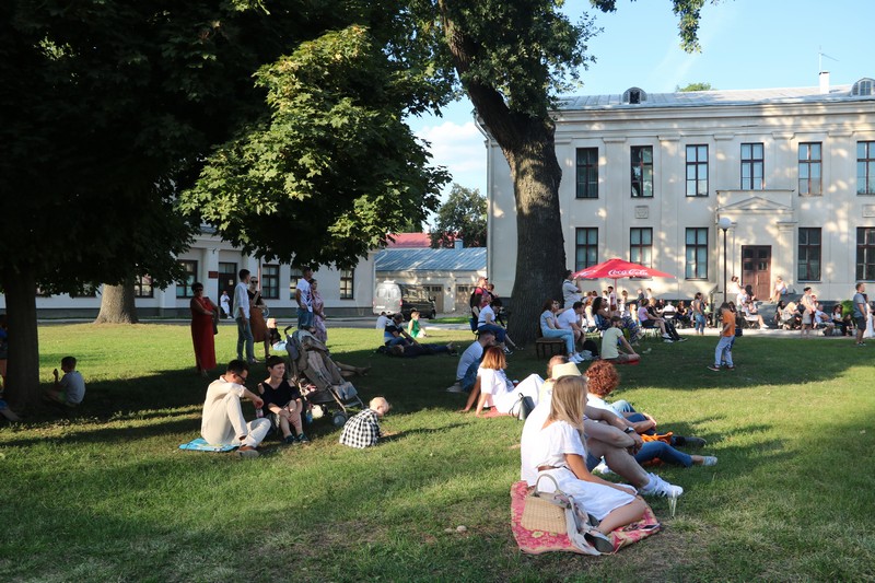 Сезон "Джазовых историй” закрыли концертом у Нового замка Сезон "Джазовых историй” закрыли концертом у Нового замка