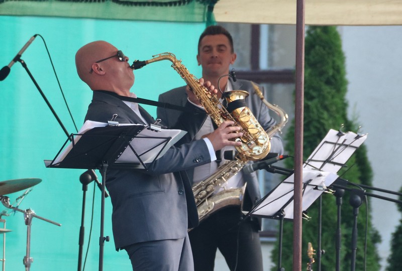 Сезон "Джазовых историй” закрыли концертом у Нового замка Сезон "Джазовых историй” закрыли концертом у Нового замка