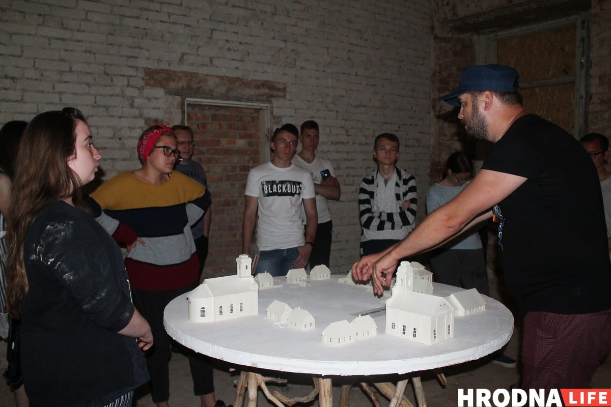 "Вернуть местечку корни". Как волонтеры восстанавливают старое иудейское и лютеранское кладбище "Вернуть местечку корни". Как волонтеры восстанавливают старое иудейское и лютеранское кладбище