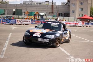 Колеса над землей, рев мотора на всю парковку: в Гродно прошел четвертый этап автоджимханы Четвертый этап кубка ADTBY по джимхане в Гродно