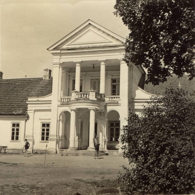 "Здесь есть гений места". Как российский бизнесмен с белорусскими корнями оживляет Подороск "Здесь есть гений места". Как российский бизнесмен с белорусскими корнями оживляет Подороск