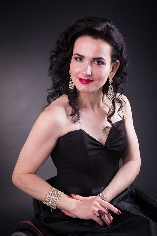 “Стали на улице узнавать”. Оксана Якуцевич о победе на конкурсе красоты, инклюзивности и уходе за собой Оксана Якуцевич конкурс красоты