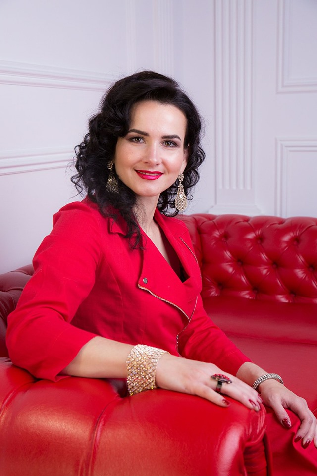 “Стали на улице узнавать”. Оксана Якуцевич о победе на конкурсе красоты, инклюзивности и уходе за собой Оксана Якуцевич конкурс красоты