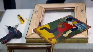 Малевич? Почему белорусы не спешат с экспертизой "Человека с лопатой"