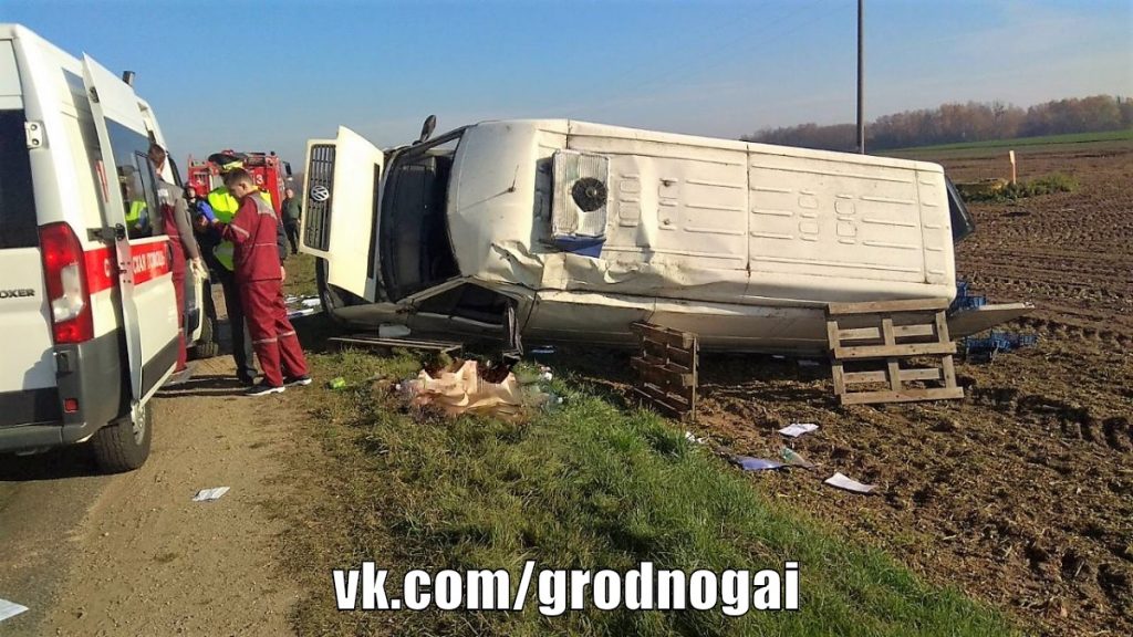 микроавтобус кювет